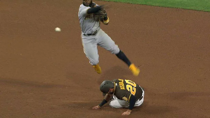 PIT@SD: Pirates turn impressive double play in 7th