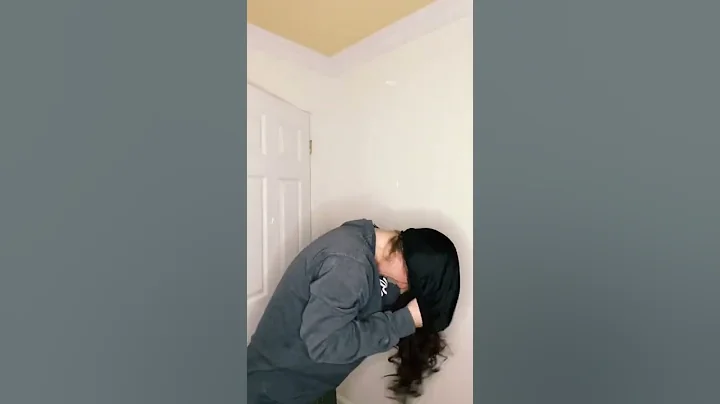 How to put your bonnet on without squishing your hair