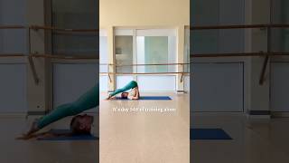 Dancer stretching routine: DAY 546💃🏼 #flexibility #profesionaldancer #dancetraining