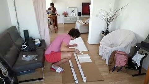 Assembling my new table from IKEA - Timelapse