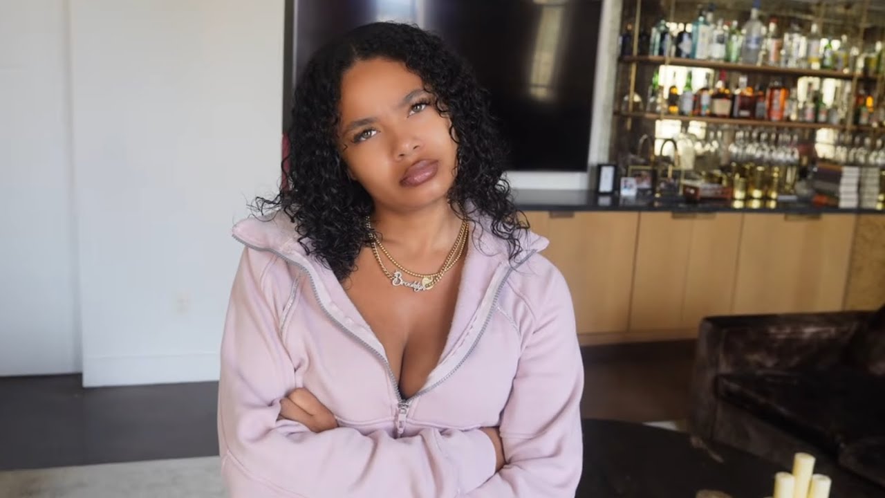 Putting Brooklyn Queen As My Lockscreen To See Her Reaction😬..