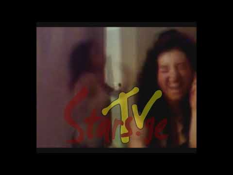 90-ანელი ქართველი ვარსკვლავები, ნახეთ რას შვებოდნენ კულისებში, როცა სცენაზე გიგა კვენეტაძე მღეროდა