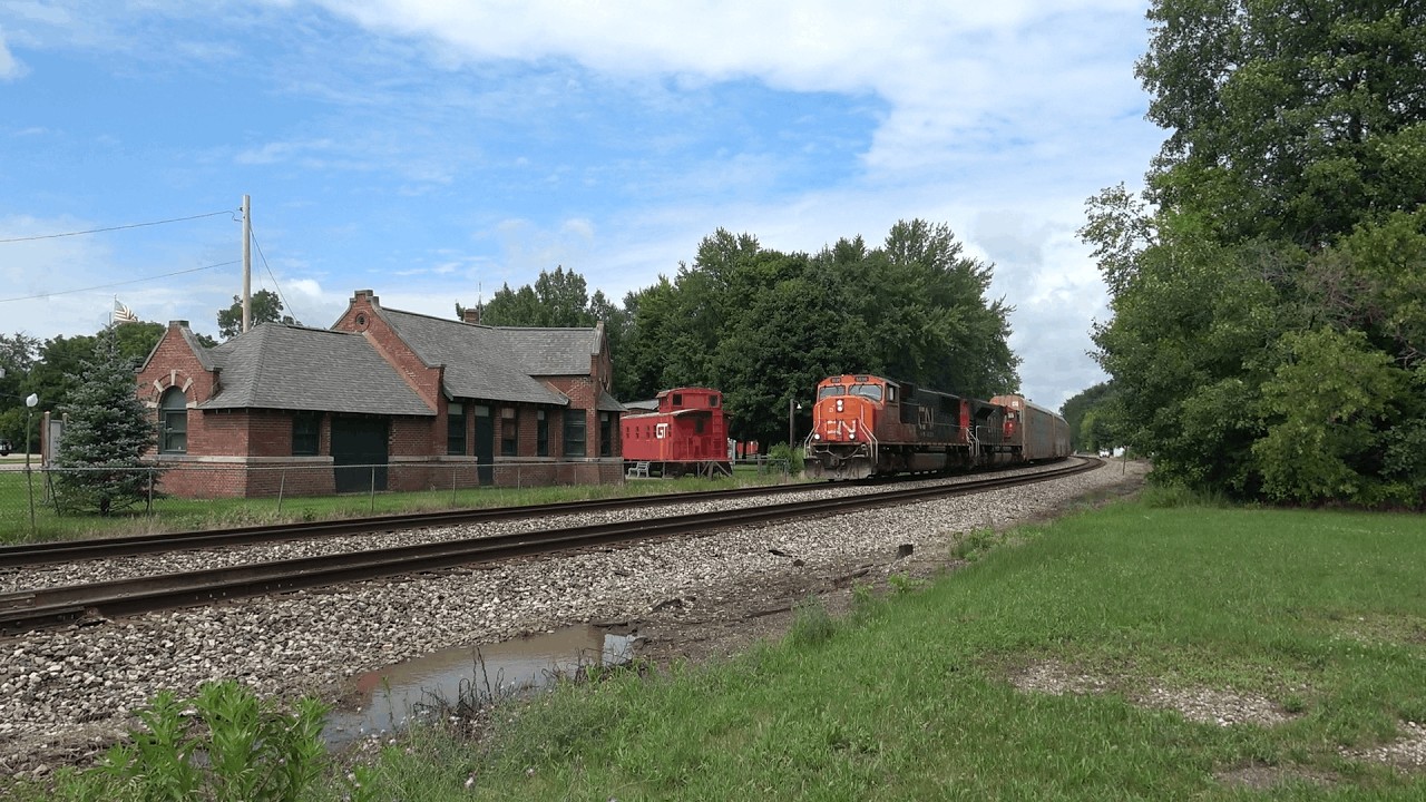 Railfanning Vicksburg and Battle Creek on the CN South Bend Sub