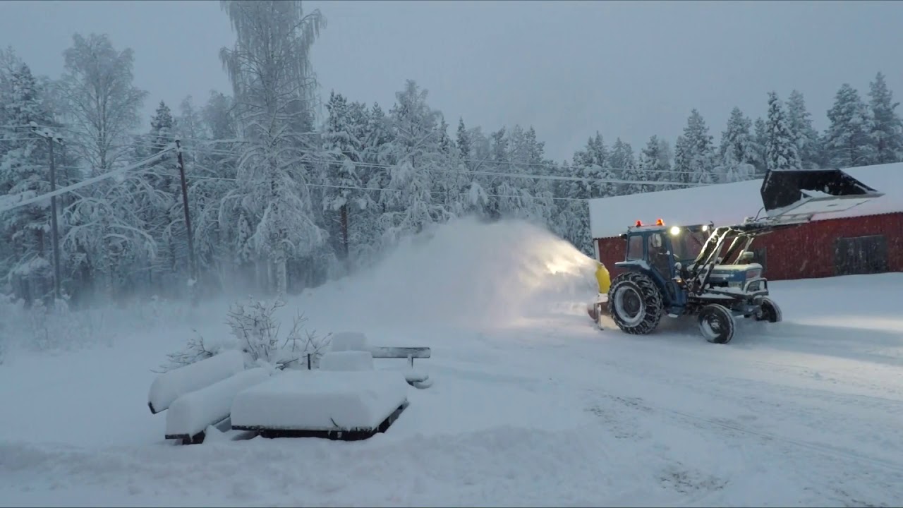 Ford 5000 med snöslunga