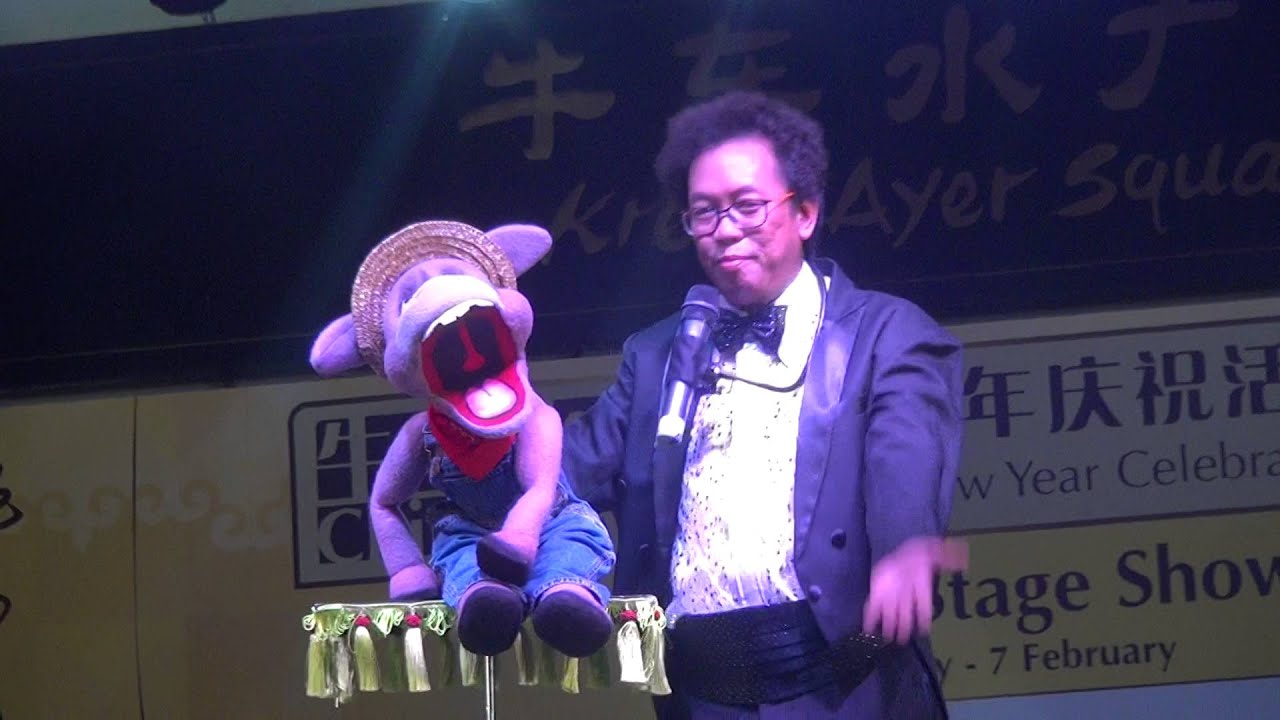 Donkey puppets yodeling - YouTube