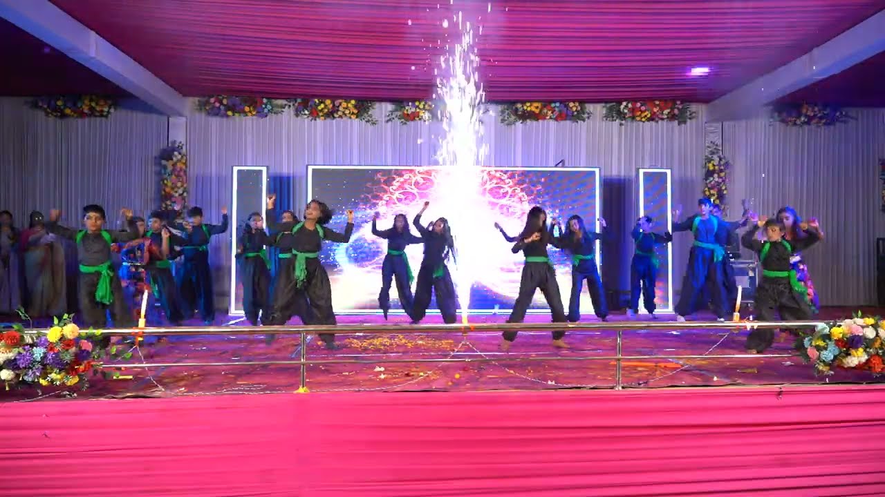 ये डांस देखकर आपकी आँखें भर आएंगी 🥺 | Meaningful Group Dance Performance | Motivational Video 2026