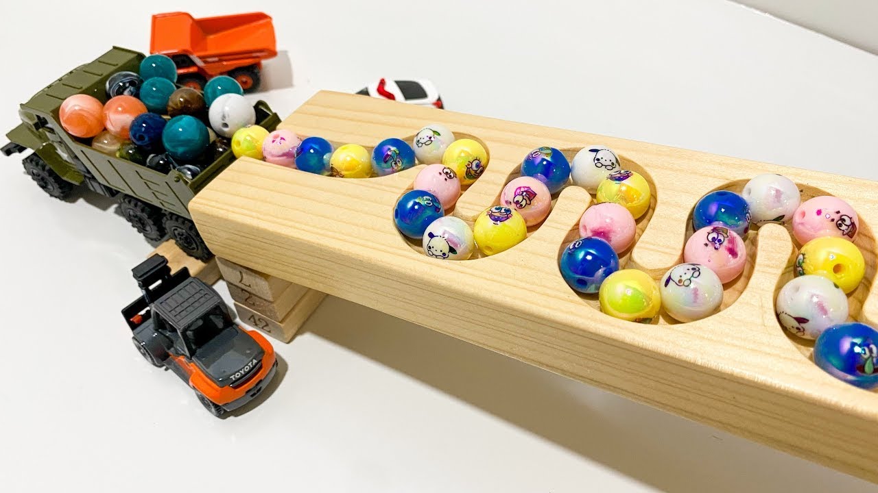 マーブルランレース♪3列のHABAスロープ＆木製ユリイカ＆トラック。Marble run race ♪ 3 rows of HABA slopes & wooden eureka & tracks.