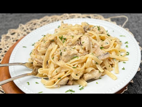 Schnell und einfach zuzubereiten. Alfregos Rezept mit Hhnchen und Fettuccine zum Abendessen.