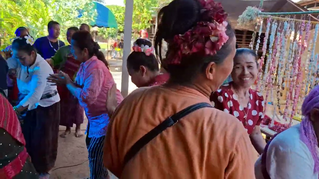 หมอเหยา บ.นาขาม ต.ห้วยยาง อ.เมือง จ.สกลนคร   ปี 68 วงก้อยขมอุดมศิลป์