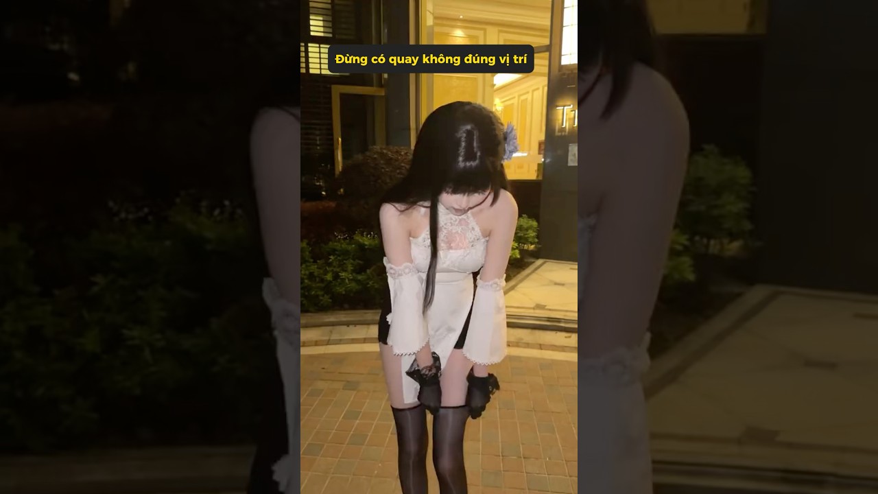 Thật sự không cố ý đâu, chỉ là hơi khó đứng dậy thôi #meowcosplay #shorts