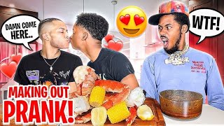 BEING PDA MUKPRANK IN FRONT OF MY DAD TO SEE HOW HE REACTS | KINGCRABS+ EGGS + LOBSTER TAIL MUKBANG