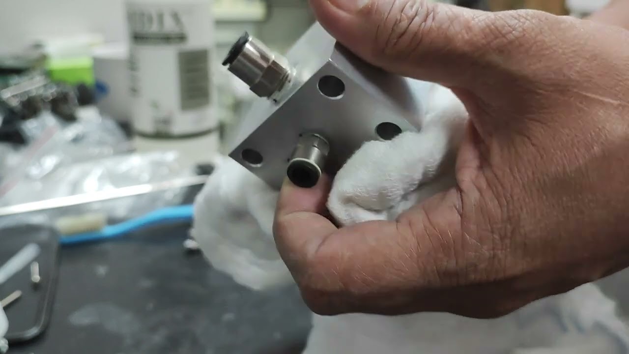 How to Repair Mindray wato EX 65 anesthesia machine Flow meter knob stuck.