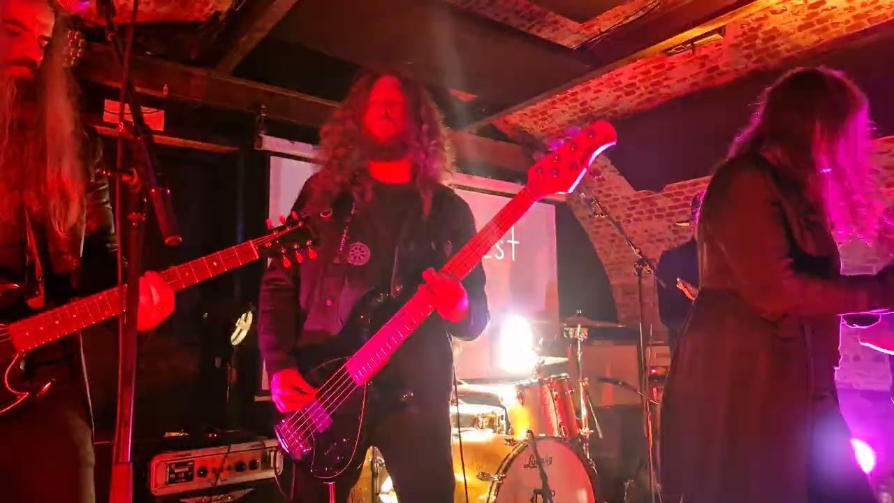 Wolvennest performing The Shadow of Your Side live at Bastion 5, Dendermonde on 07 february 2026