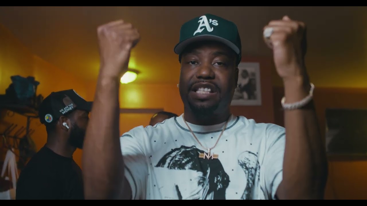 Guarda Nino Man - Hit That (Official Video) Dir by @BenjiFilmz su YouTube Guarda Nino Man - Hit That (Official Video) Dir by @BenjiFilmz su YouTube