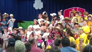 Paige 1st grade concert - ham it up