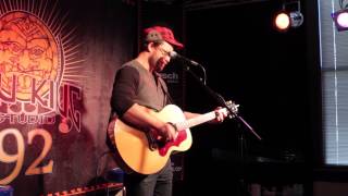 Amos Lee - "Chill In The Air" (Live In Sun King Studio 92 Powered By Klipsch Audio) chords