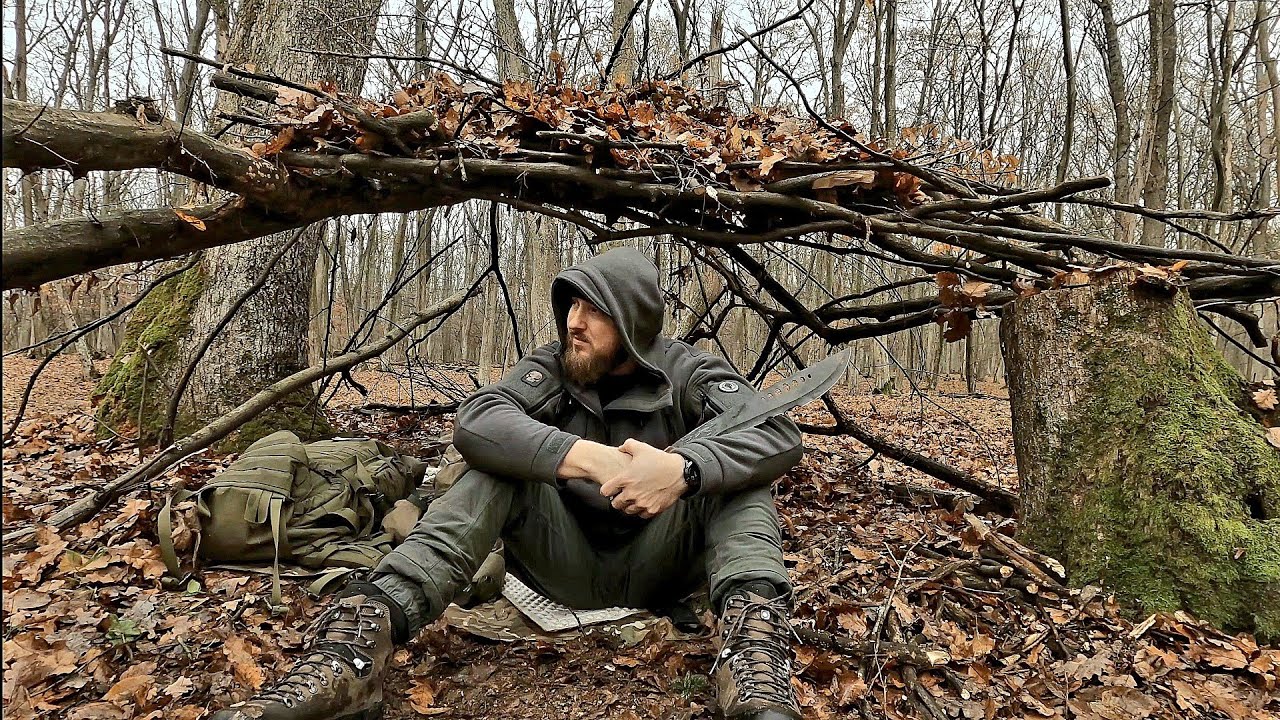 Noc Hlboko v Lese - Stavba Príbytku, bez Jedla - Bushcraft, Survival, Shelter