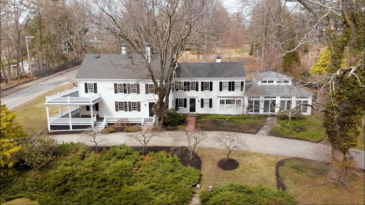 19 Bedford Road, Lincoln MA - Perfect Blend of Contemporary Style in Classic New England