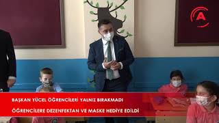 Başkan Yücel Öğrenci̇leri̇ Yalniz Birakmadi