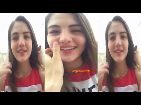 Super Cute Girl Kissing | Super cute Girl ever on our planet