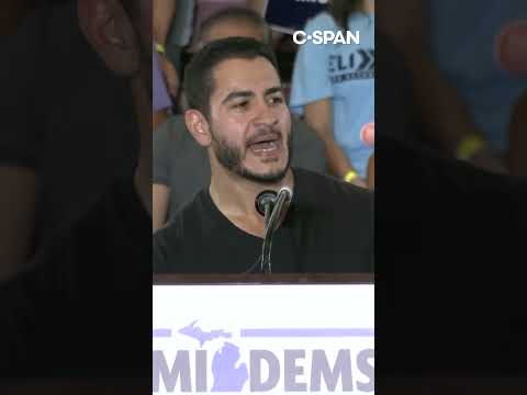 السيد: "أحتاجك أن تلعق هذه الأحذية" — "علم!"