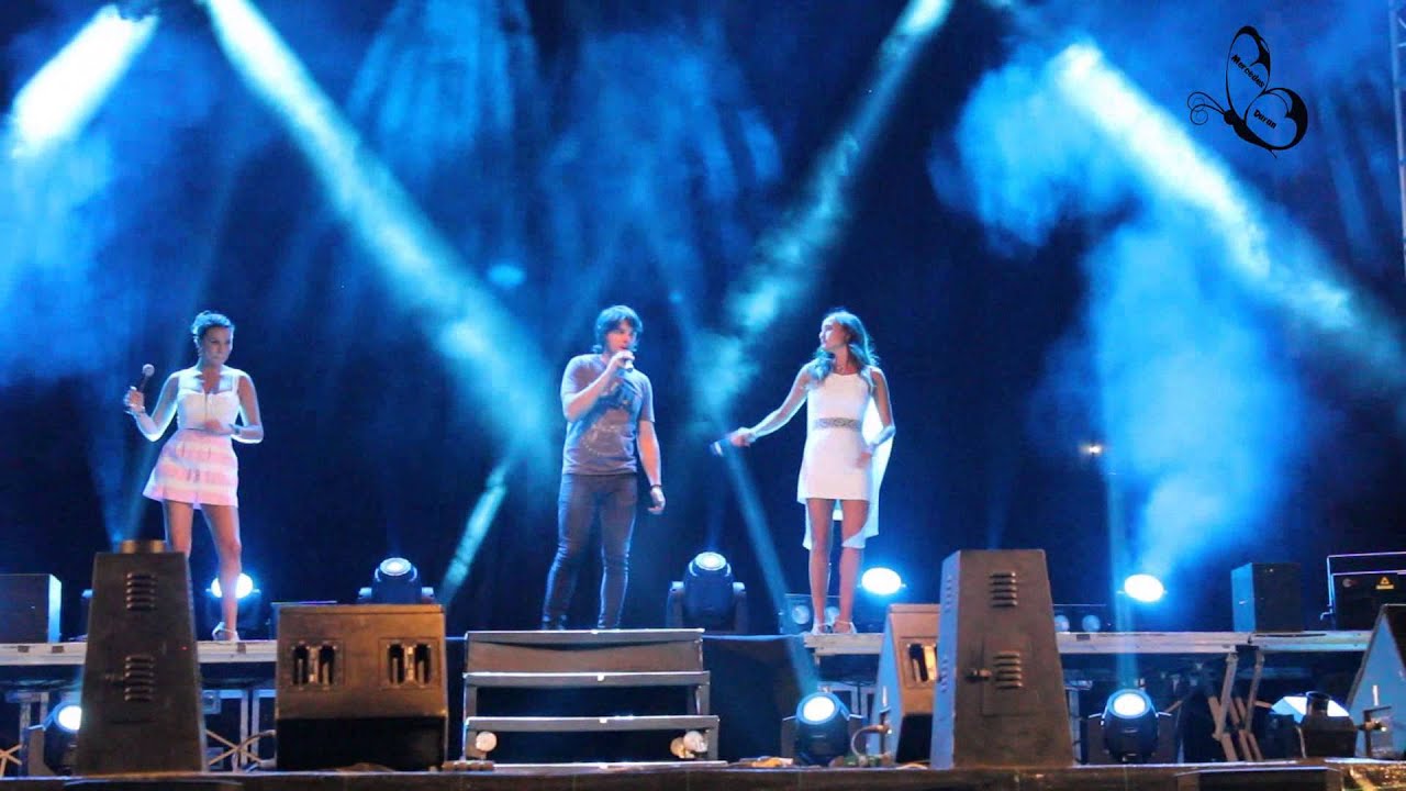 Los Supersingles cantan EL REY