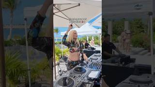 Amando los DJ sets en pool parties 🌴☀️💃  #dj #verano #mashup #djviral #poolparty