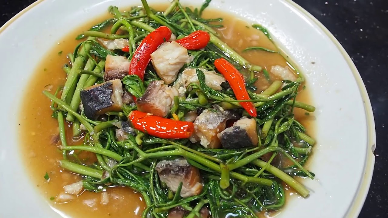กระเฉดปลาเค็ม ศุภชัย เสมอมิตร โหน่งโชว์ l เข้าครัวกับคุณโหน่ง