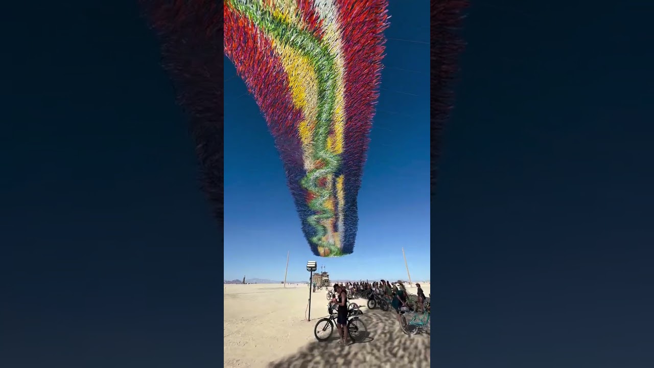 美國黑岩城的空中芭蕾「Sky Gazing」在2024 Burning Man 火人祭上的