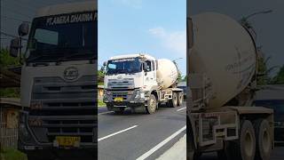 Truk Ud Quester Tronton Mixer Molen Beton Cor Melaju Cepat shorts viral trending