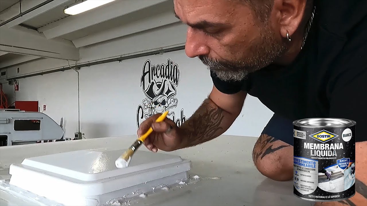 Come sigillare gli oblò del camper con Bostik Membrana Liquida bianca