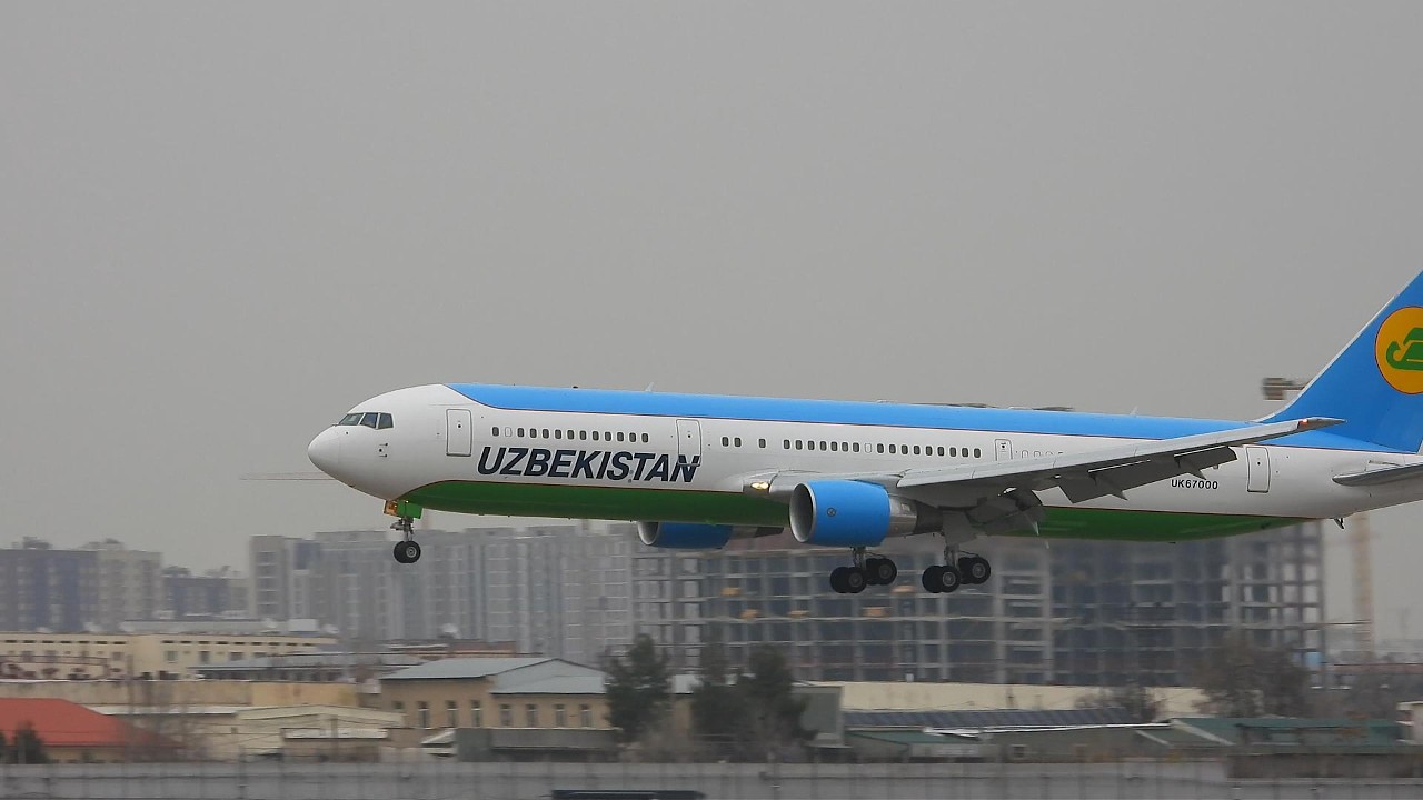 Международный Аэропорт Ташкента имени Ислама Каримова.