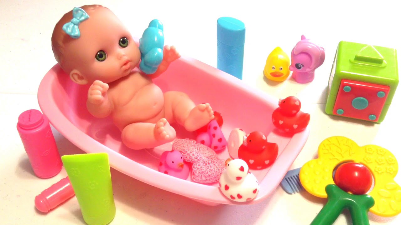 Baby Doll Bath Time Toy Set Playtime / Learn How To Take Care of Baby ...