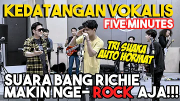 Kedatangan Vokalis Five Minutes!!! bawakan lagu "Bertahan" ft. Tri Suaka