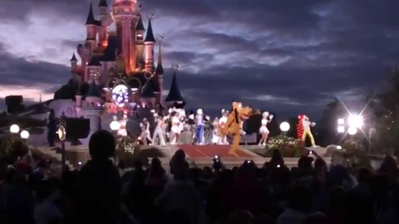 It's Party Time... at Nighttime 2/2 - Disneyland Paris Mickey's Magical Party HD
