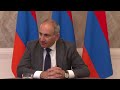 Վարչապետը պատասխանում է լրագրողների հարցերին