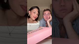Crumbl cookie review by Nara #crumblcookies #crumblcookiereview Content