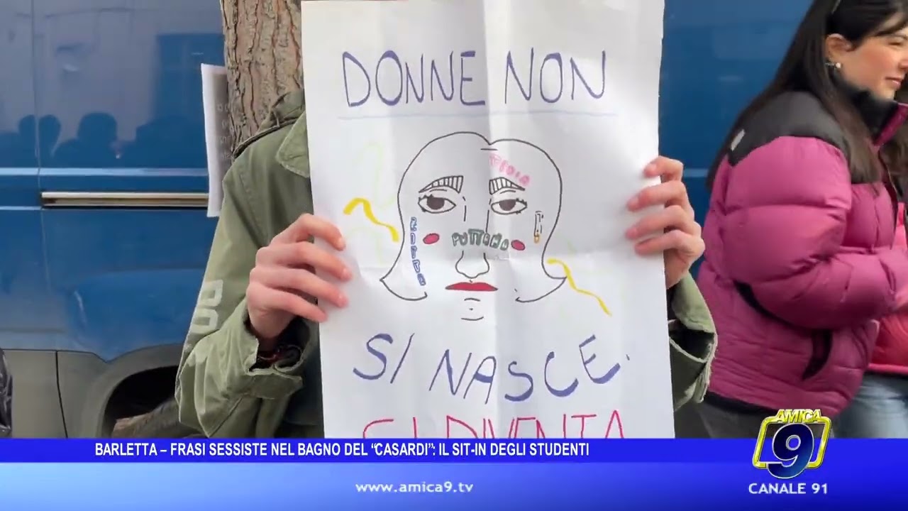 Barletta - Frasi sessiste nel bagno del 