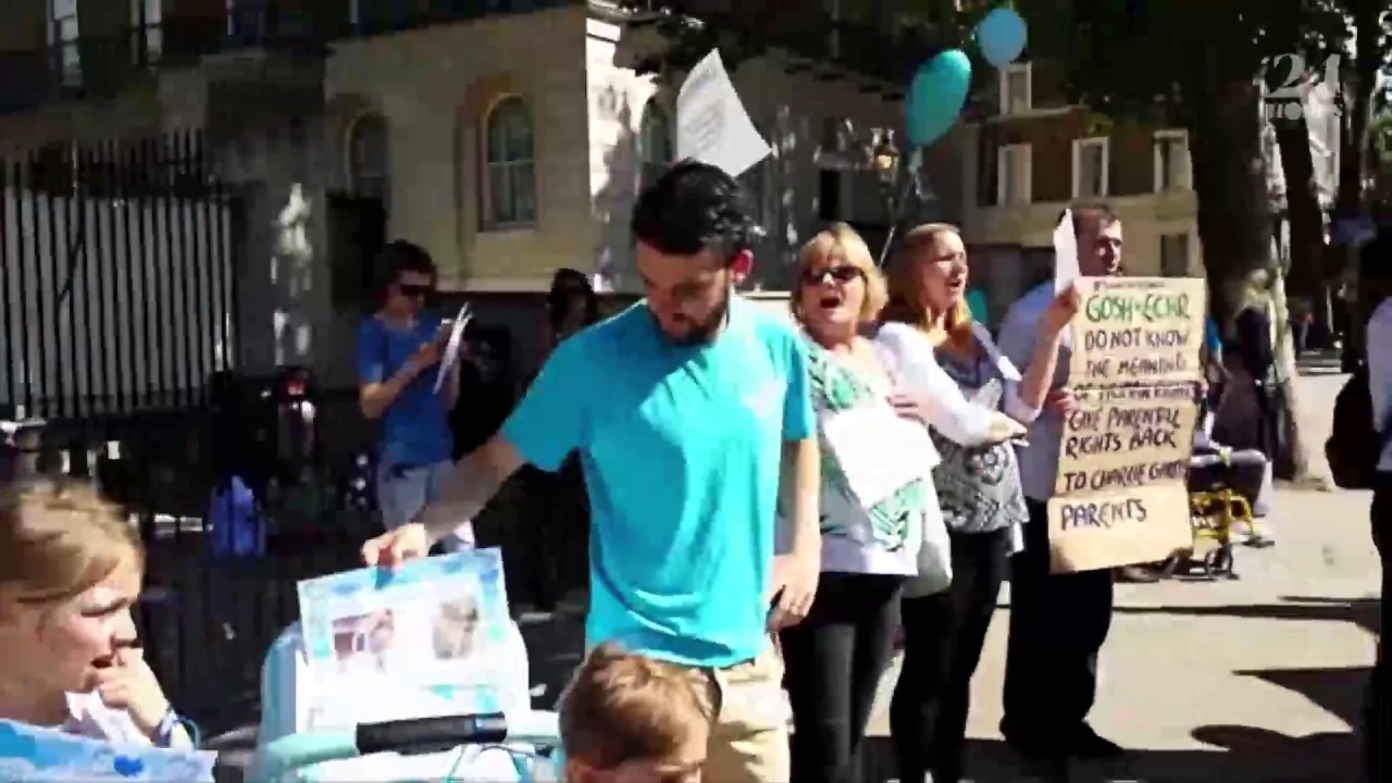 Padres del bebé Charlie Gard ponen fin a batalla legal - YouTube