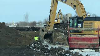 3 Caterpillar excavators with Trimble GPS