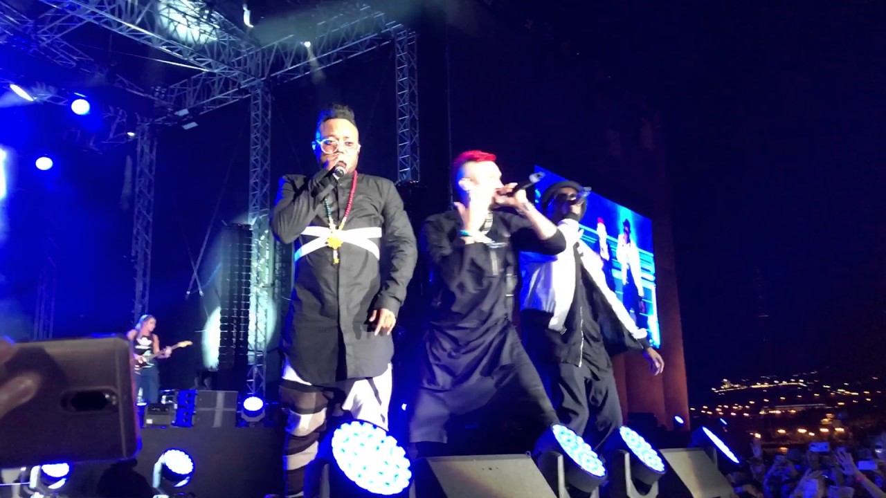 The Black Eyed Peas Pump It (Live Performance 2017) YouTube