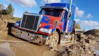 ВЫТАСКИВАЕМ ГРУЗОВИК ИЗ ГРЯЗИ ТАНКОМ ... RC Truck Tamiya ВЫТАСКИВАЕМ ГРУЗОВИК ИЗ ГРЯЗИ ТАНКОМ ... RC Truck Tamiya