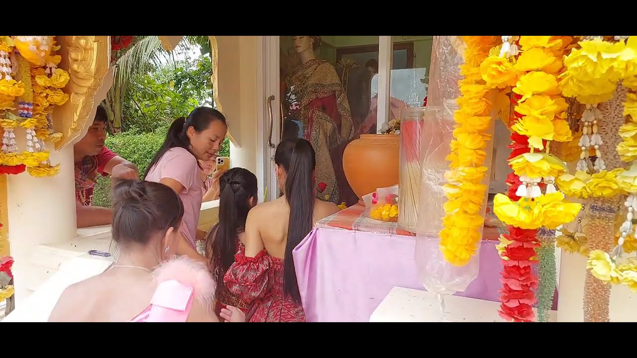 นาทีน้องธิดาลาวมาถึงศาลแม่ฮันนี่ ศรีอิสานที่จ.กาฬสินธ์ มีเอฟซีมารอเจอน้องด้วยนะ