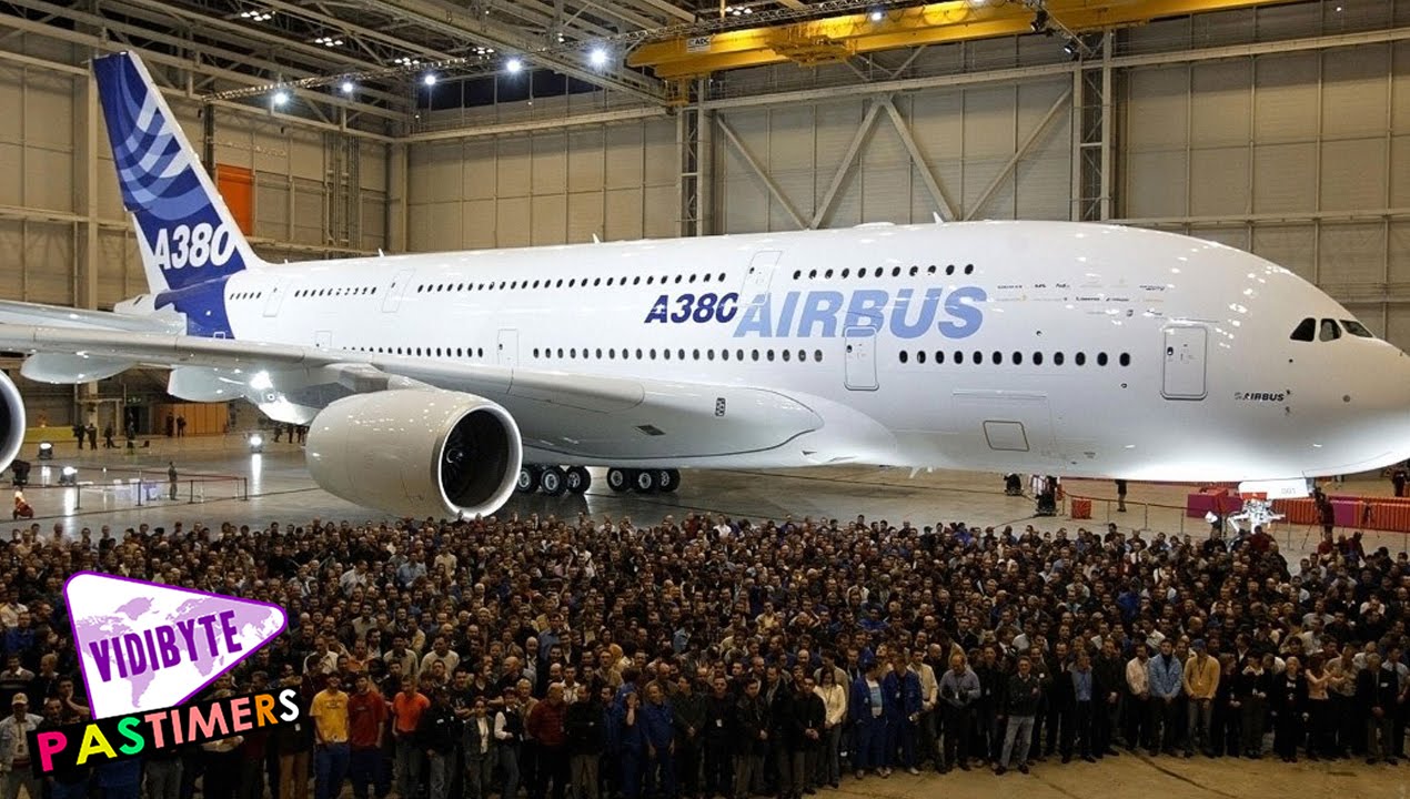 What is the largest passenger plane in the world 37 What is the largest passenger plane in the world 92