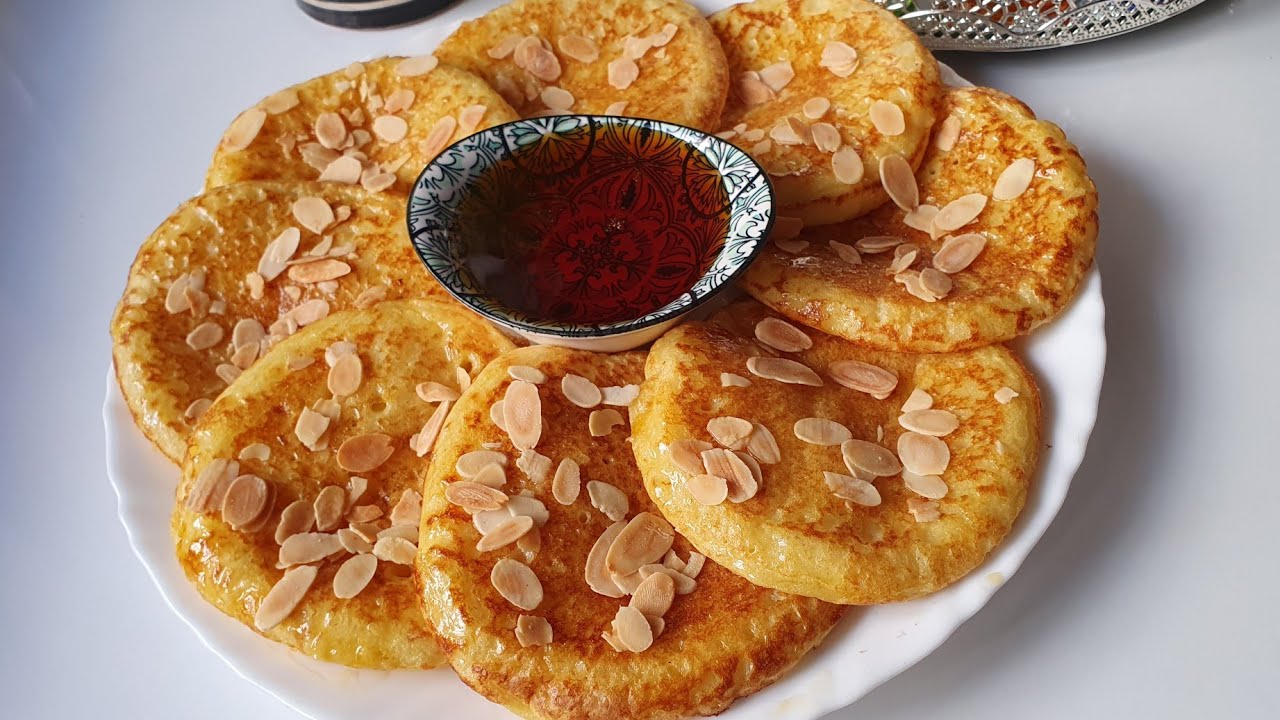 ب 2 كيسان فينو 👌 وجدي الذ فطائر فالمقلاة  بدون بيض ولا دقيق ابيض خفاف شهوة منهم لشرب الشاي او القهوة