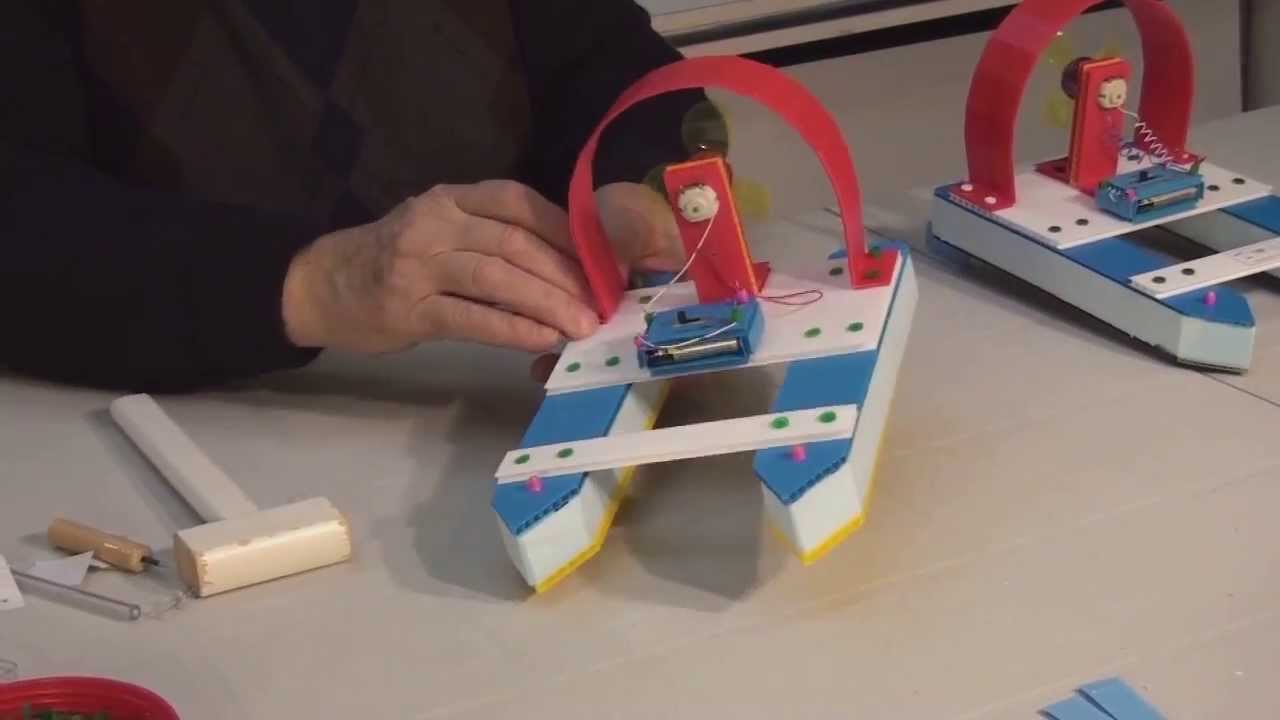 play to learn science - boat with air propeller /catamaran