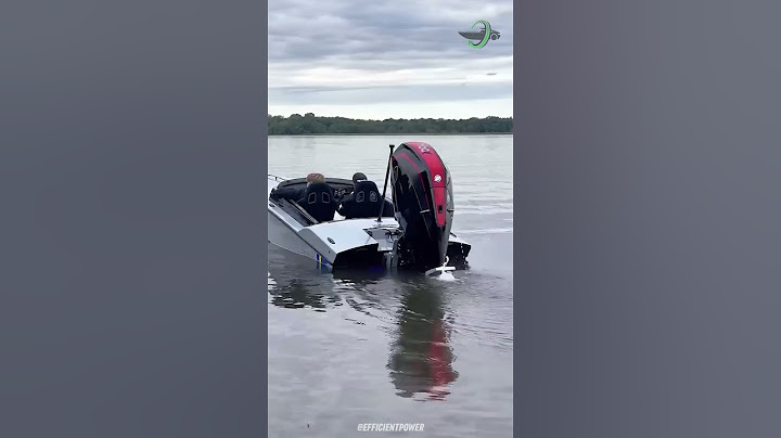 Small Boat Powered by Mercury 300R: Smooth and Powerful Performance