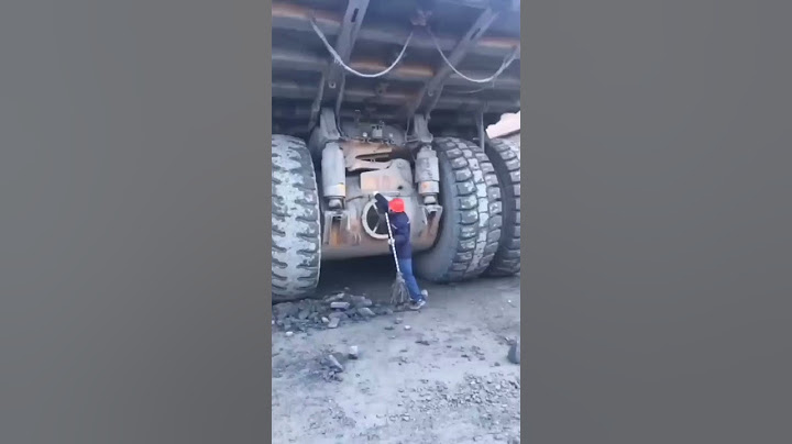 Вот так принимают роды у Белаза 🤣 #shorts #exkavator #buldozer #tehnics #tehnica_01