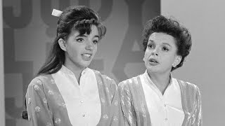 Liza Minnelli says mom Judy Garland tried to kick her off stage during joint performance as a teen