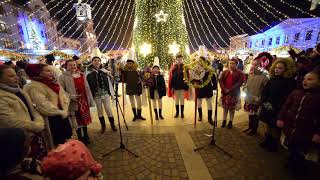 ADI BALINT - ANSAMBLUL BIHORU - SPECTACOL DE DATINI SI OBICEIURI DE CRACIUN ORADEA 2017